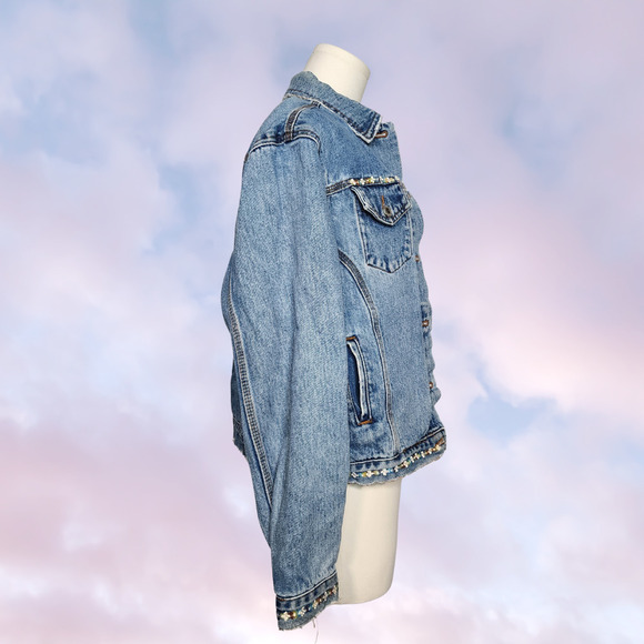 Vtg 90s Y2k 1of1 DIY Flower Trim Distressed Light Wash Denim Jacket Sz M - Picture 6 of 8